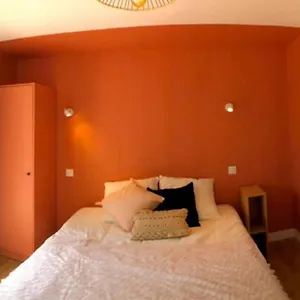https://nouveau-la-cabine-du-bout-du-monde-les-pierres-noires.inbrittany.com