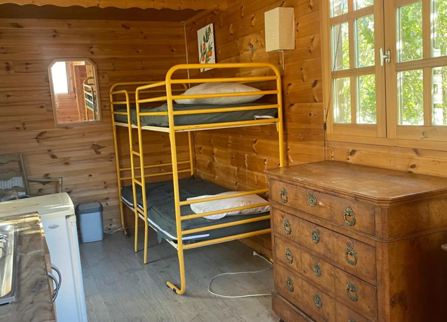 Hotel La Roulotte Chez Camille à Veynes Camping